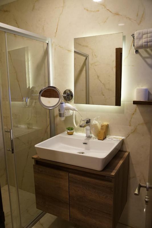 Budget Double Room image 3