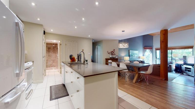 2BR | Ironwood | Fireplace | Common Area Hot Tub | Private Patio | Parking - image 24