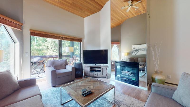2BR | Ironwood | Fireplace | Common Area Hot Tub | Private Patio | Parking - image 26