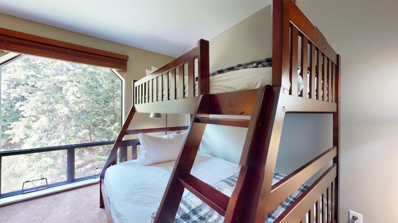 2BR | Ironwood | Fireplace | Common Area Hot Tub | Private Patio | Parking - image 2