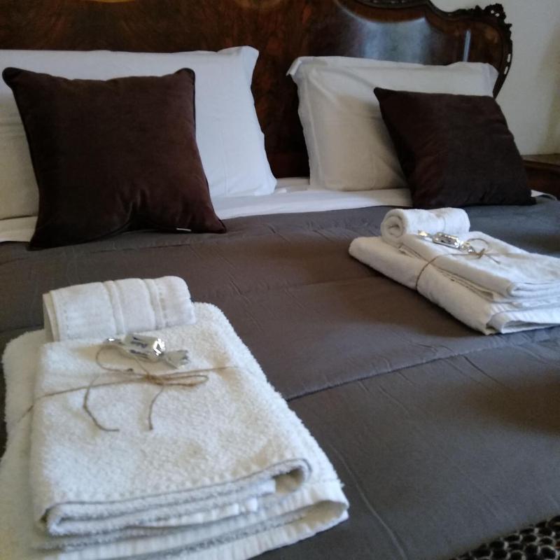 Double Room with Private Bathroom image 2