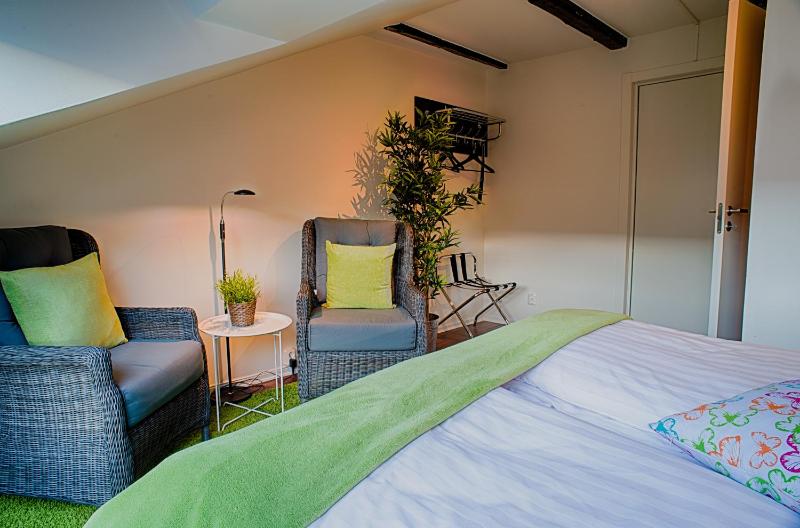 Double Room image 3
