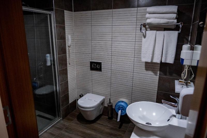 Standard Triple Room image 4