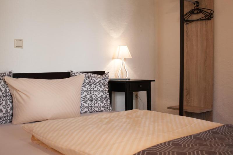 Double Room image 2