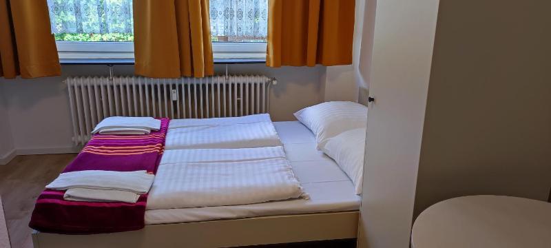 Double Room image 1