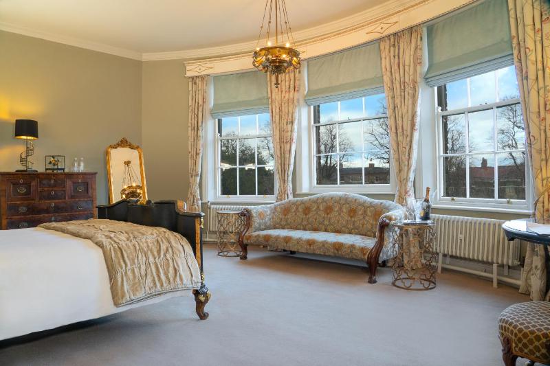 Suite - Cumberland image 4