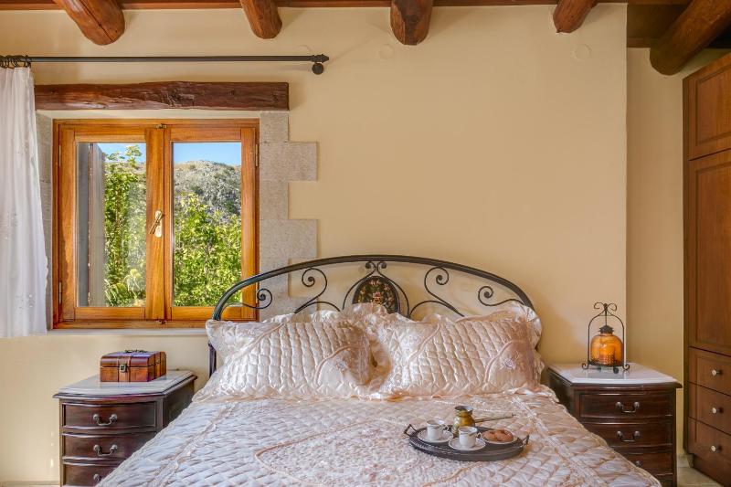 Ifigenia Lux MAISONETTE in oldtown and Villas in theriso vilage 14 km outside of chania - image 13