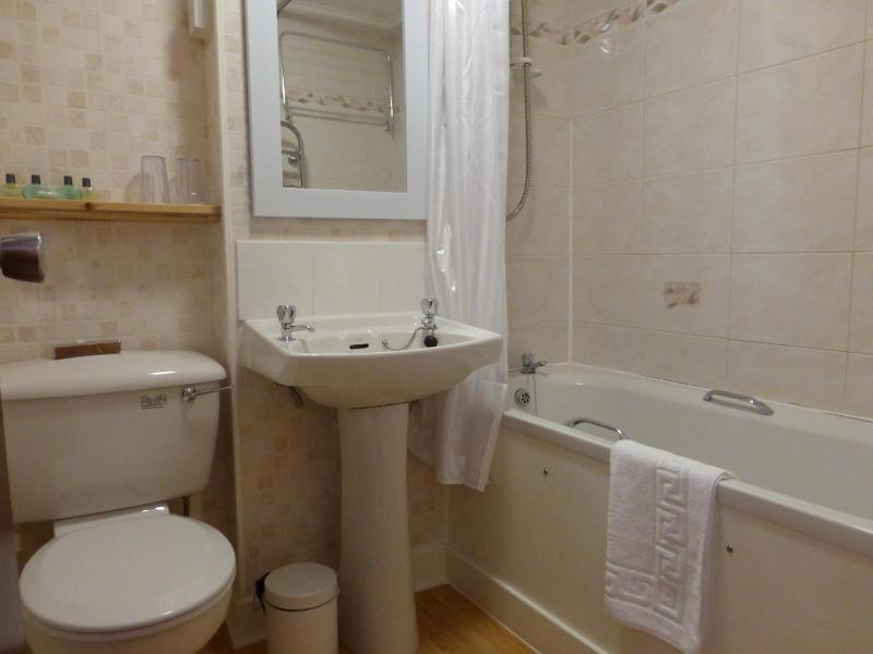 Family Room image 2