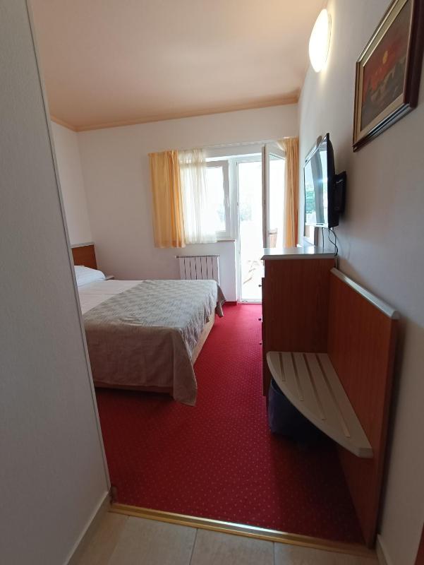 Hotel Holiday - image 9