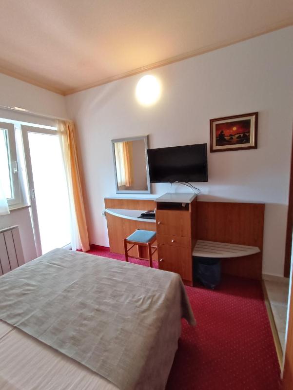 Hotel Holiday - image 30