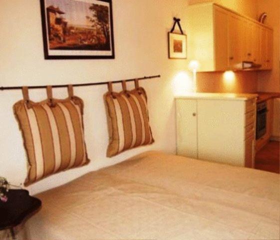 Studio with Sea View image 3