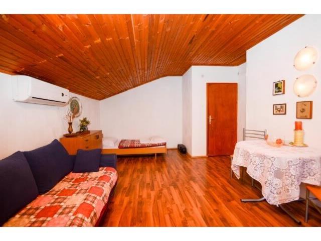Apartments with parking space Krk - 11646 - image 5