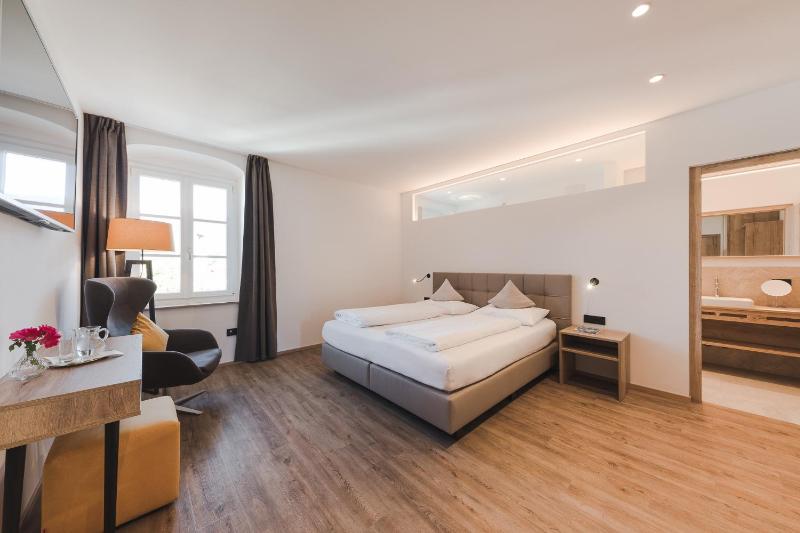 Superior Double Room image 1