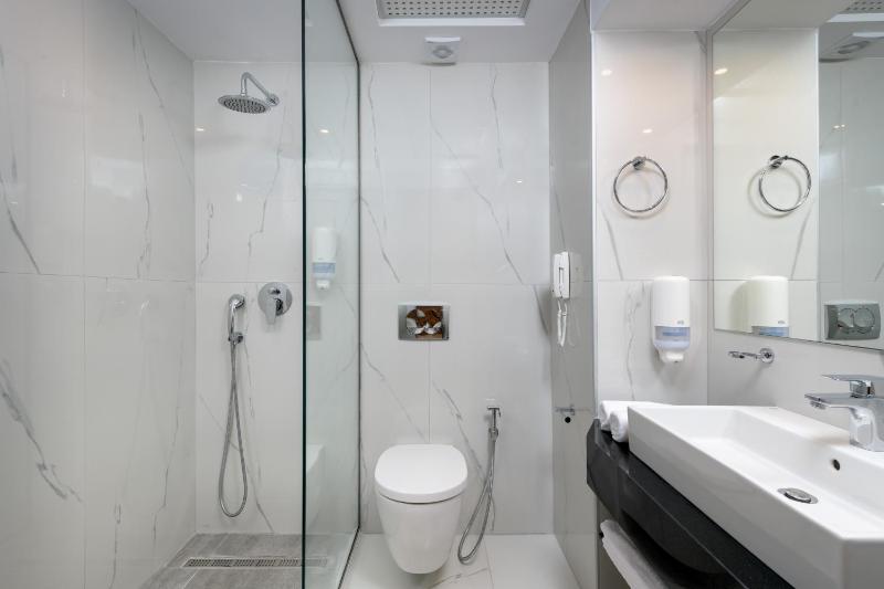 Superior Triple Room image 4