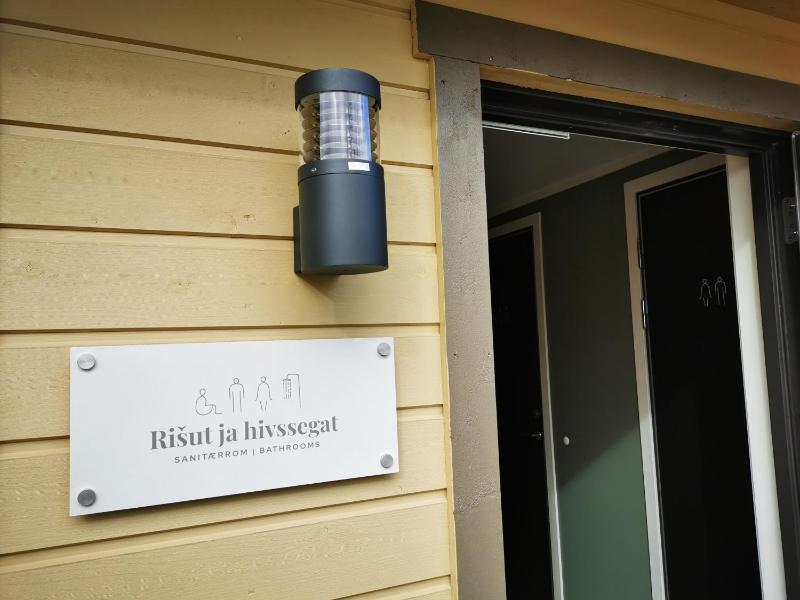 Cottage with Shared Bathroom image 2