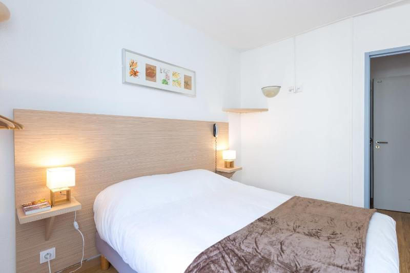 Double Room image 4