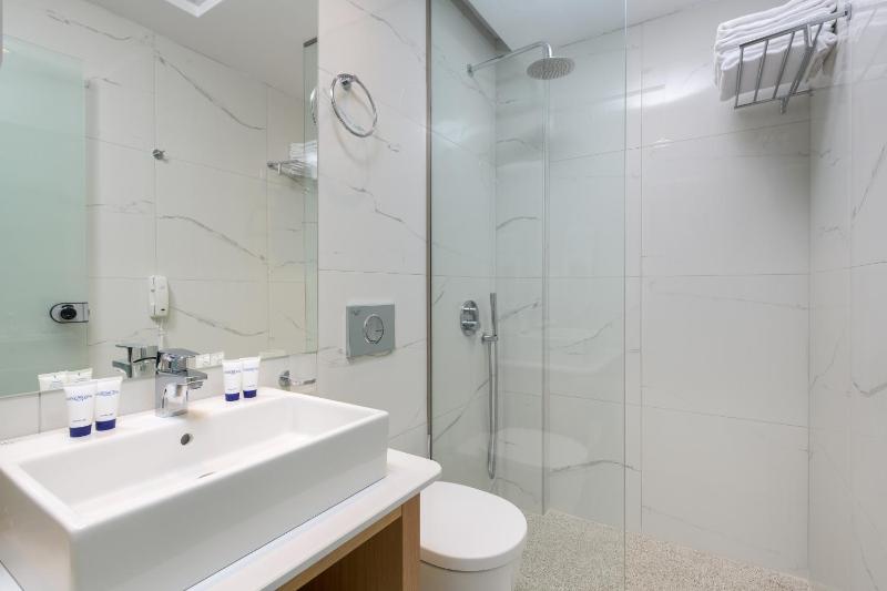 Standard Double or Twin Room with Sea View image 3