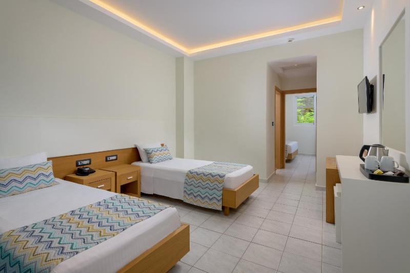 Standard Family Room image 3