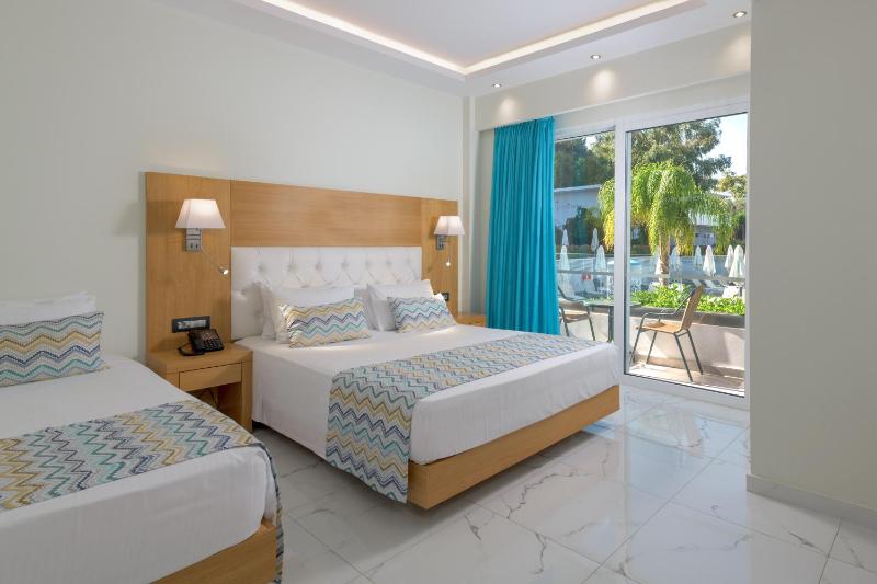 Standard Triple Room image 1
