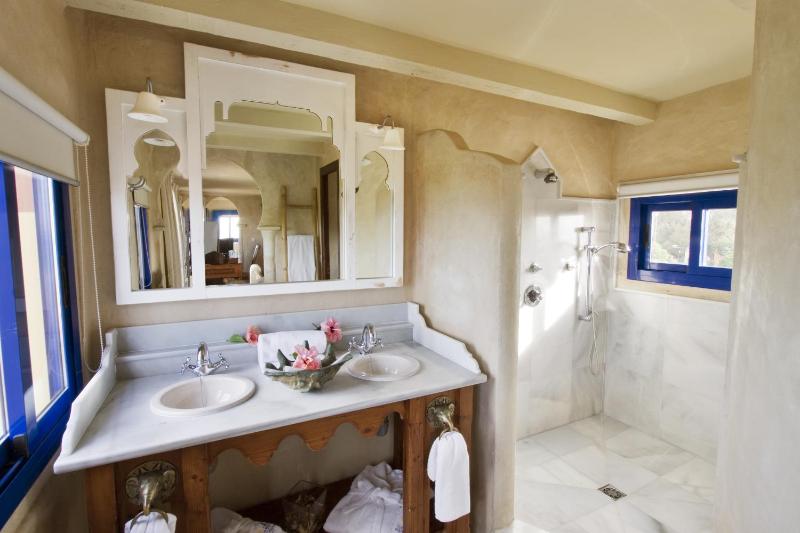 Junior Suite with Sea View image 4