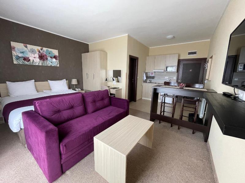 Studio Apartment image 2