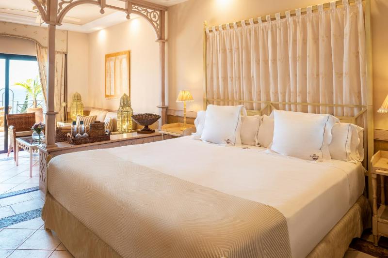 Junior Suite with Sea View image 3