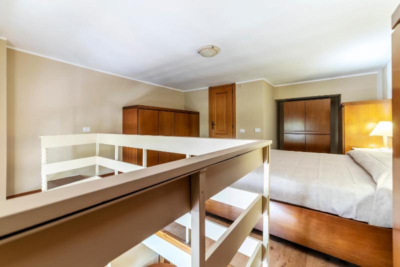 GuestHost - Roomy&Cozy Apartment with Shared Terrace - image 9