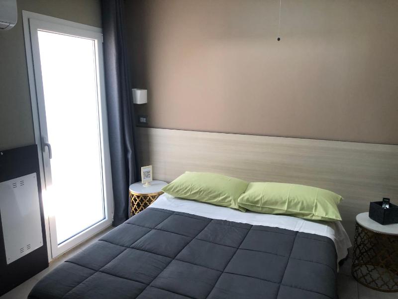 Economy Double Room image 4