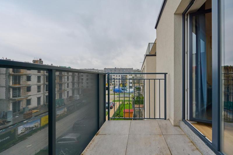 Jagodno Wrocław Kajdasza Studio z Bezpłatnym Garażem by Noclegi Renters - image 8