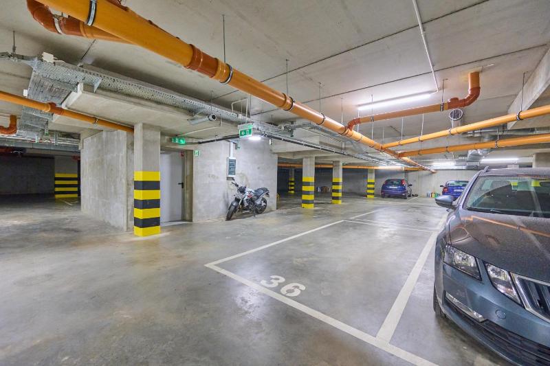 Jagodno Wrocław Kajdasza Studio z Bezpłatnym Garażem by Noclegi Renters - image 3