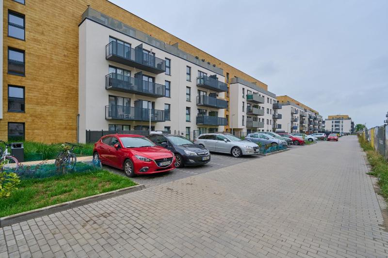 Jagodno Wrocław Kajdasza Studio z Bezpłatnym Garażem by Noclegi Renters - image 16
