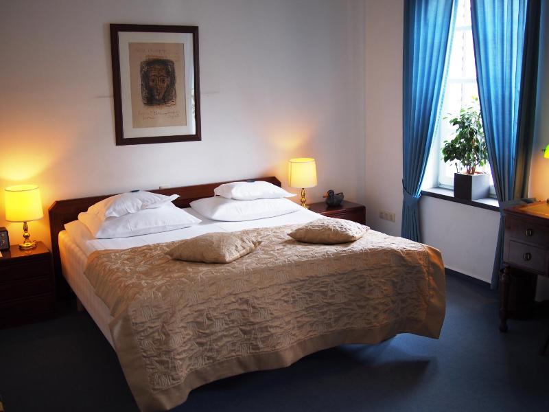 Double or Twin Room image 2