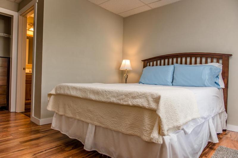 Queen Suite image 2