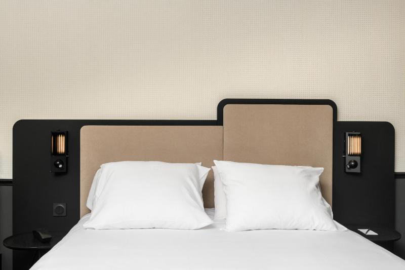 Classic Double Room image 3