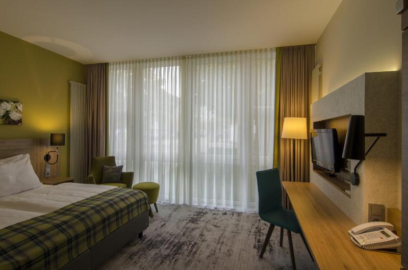 Standard Double Room image 2