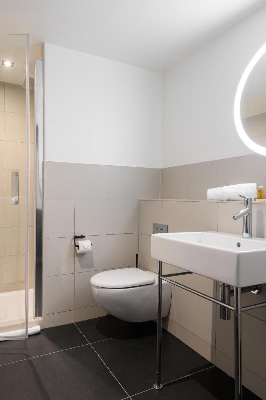 Privilege Junior King Suite image 4