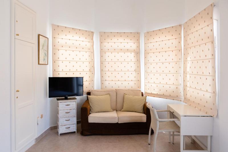 Apartamento a 50M del mar en La Caleta - image 7
