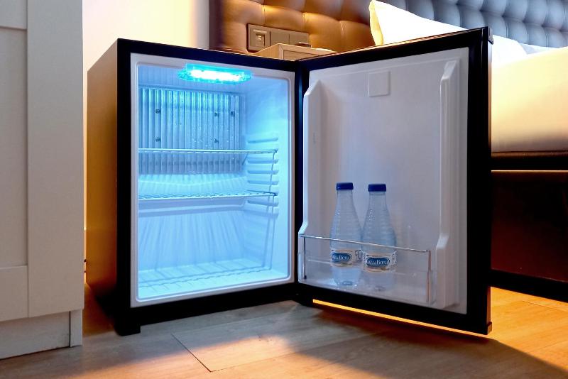 Junior Suite with Balcony image 3