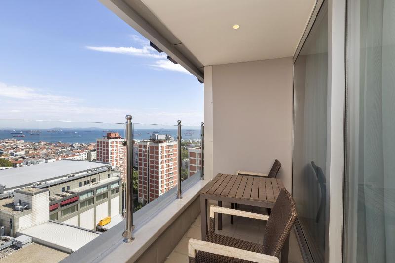 Executive Room with Sea View image 4