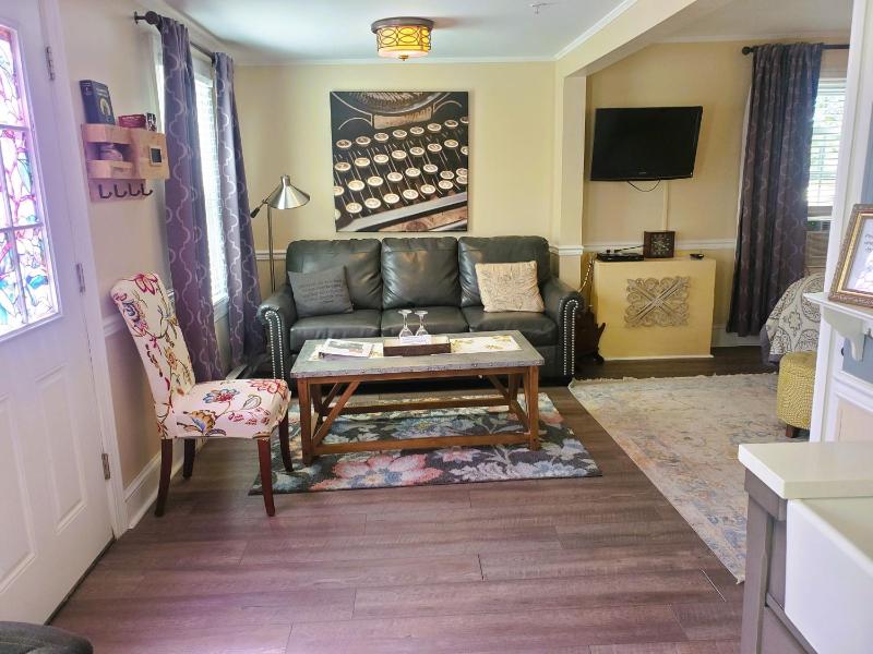 The Meigs (Deluxe / 1st Floor Murphy House) image 1