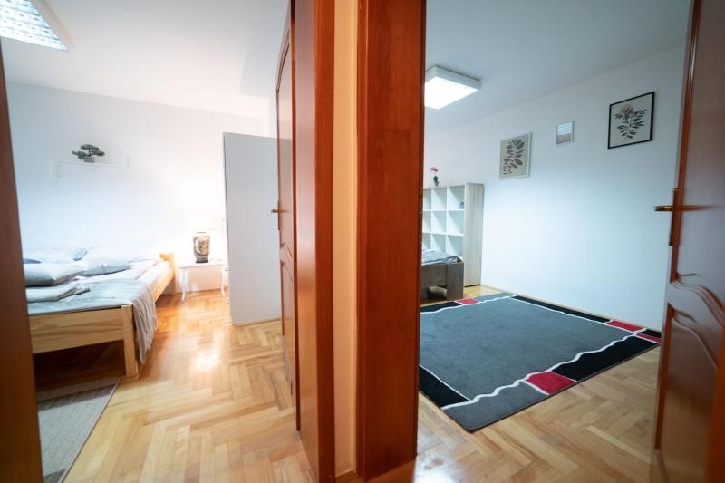 Apartman Yellow House - image 4