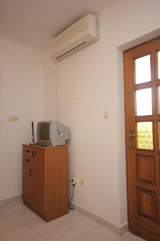 One-Bedroom Apartment with Terrace image 4