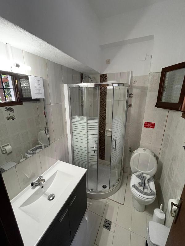 Double or Twin Room with Sea View image 2