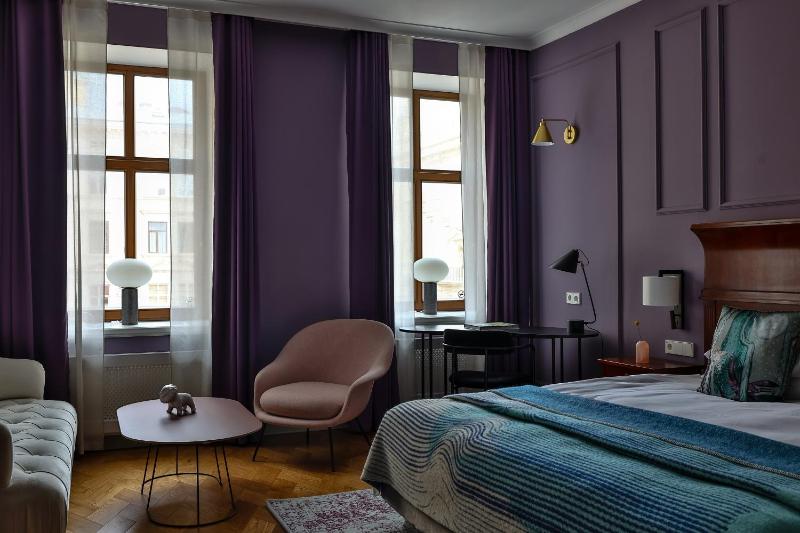 Large Double Room image 1