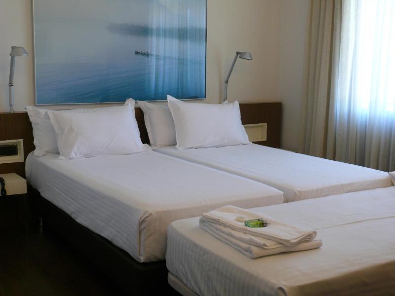 Superior Triple Room image 1