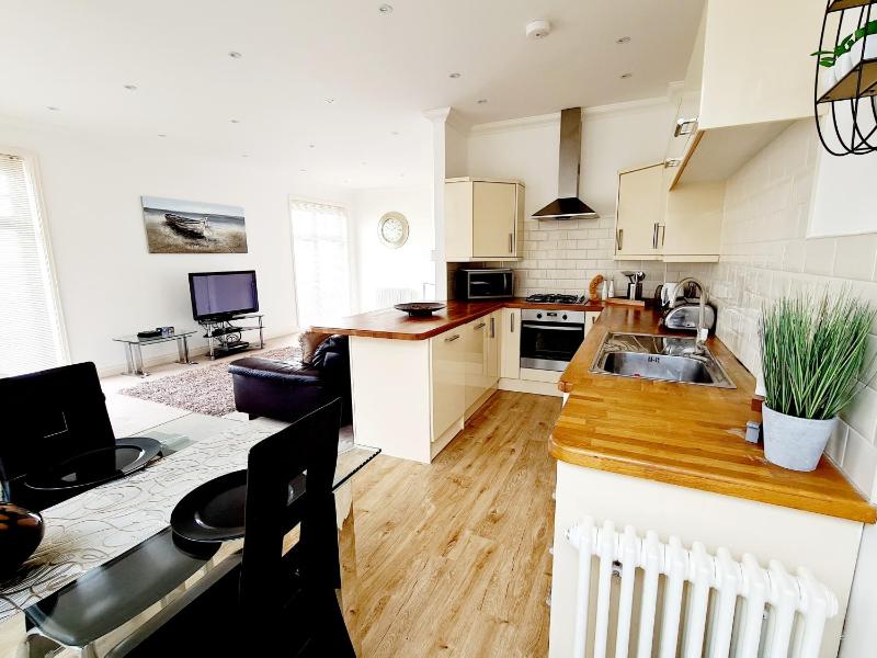 Seas the Day Beachfront Apartment Ramsgate - Sleeps 4 Images