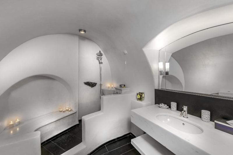 Authentic Santorinia Residence image 2