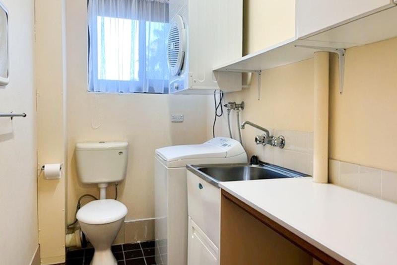 Columbia 1 12 Columbia Close large unit with fantastic water views - image 29