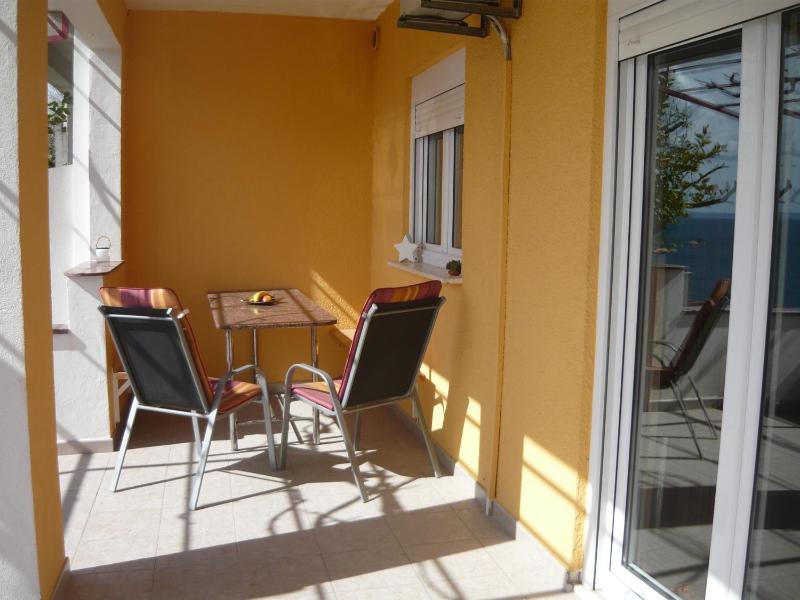 Apartments with a parking space Mali Rat (Omis) - 15262 - image 9