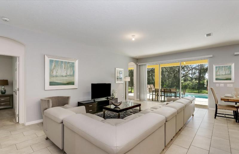 Beautiful 9 bedroom pool home located in the Solterra Resort! home - image 32